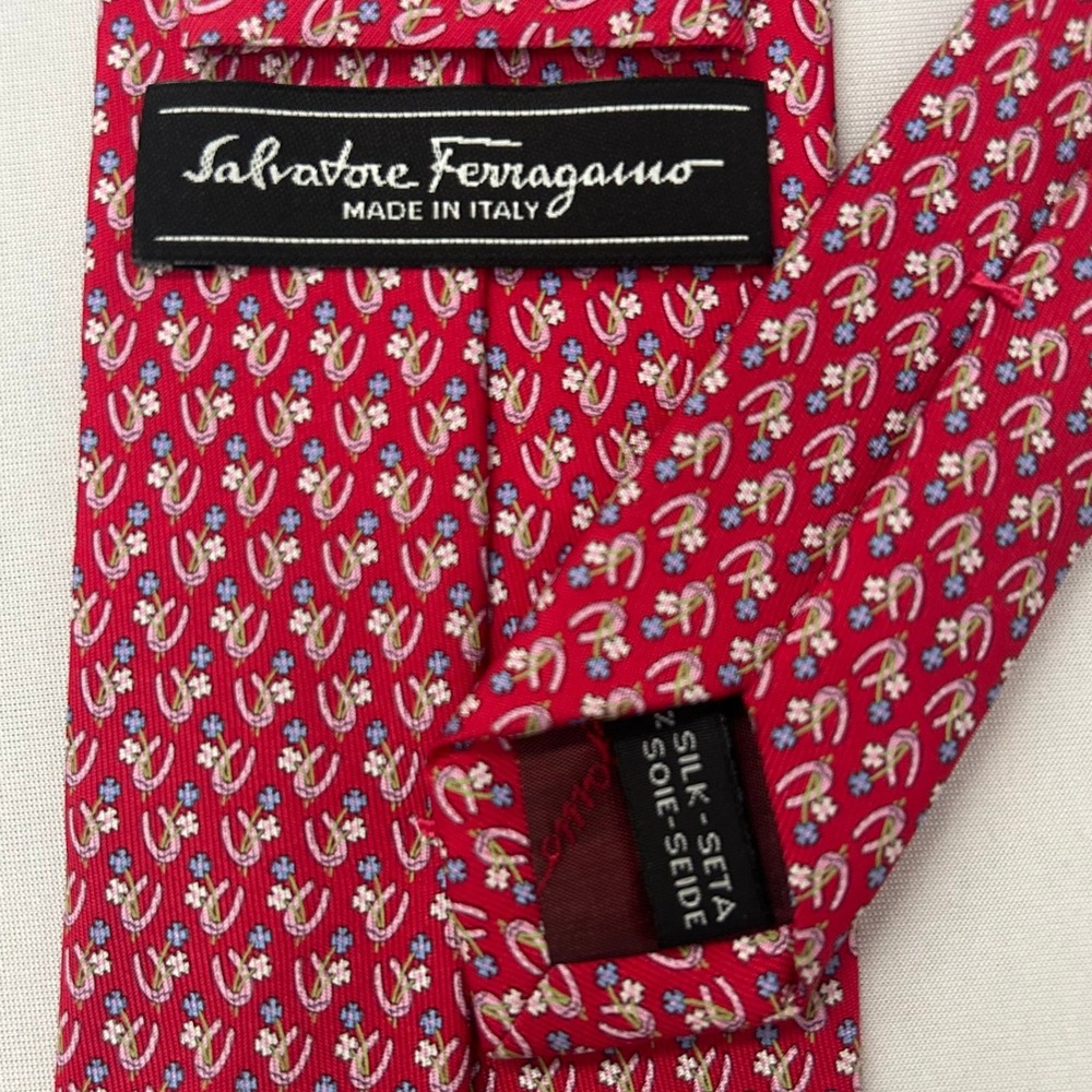 Salvatore Ferragamo Silk Tie Mens Red Horseshoe Floral Made in Italy 60x3" - Picture 3 of 7